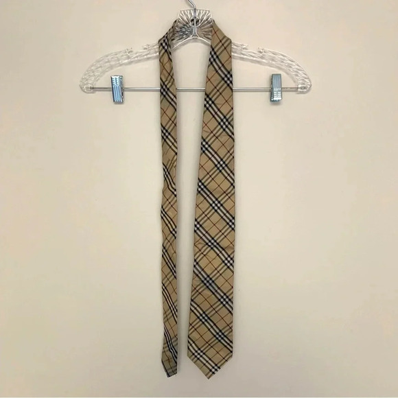 Burberry 100% Silk  Tie - Picture 1 of 11